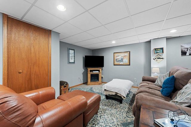 2906 SUNRAY LANE, Green Bay, WI 54313