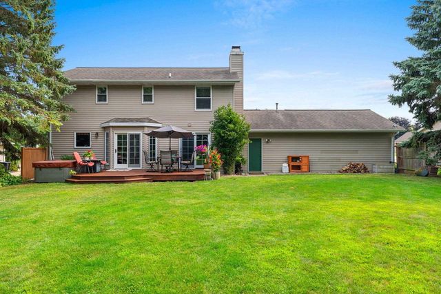 2906 SUNRAY LANE, Green Bay, WI 54313