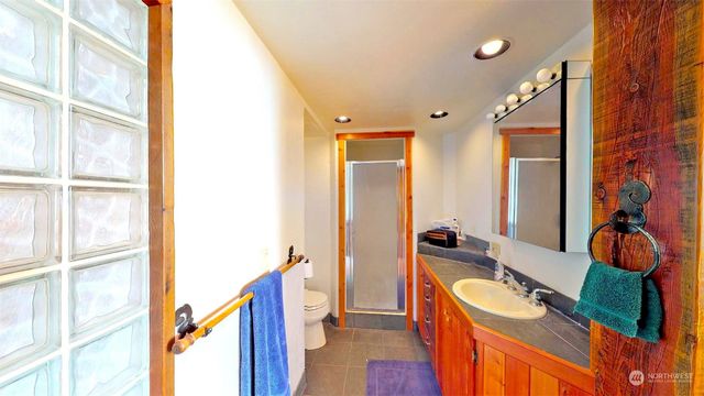 135 Lady Bug Road, Oroville, WA 98844