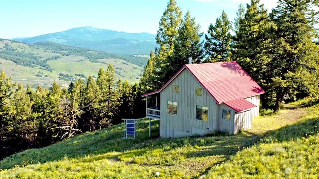 135 Lady Bug Road, Oroville, WA 98844