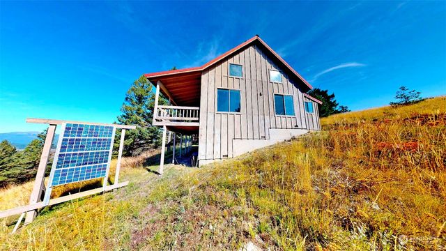 135 Lady Bug Road, Oroville, WA 98844