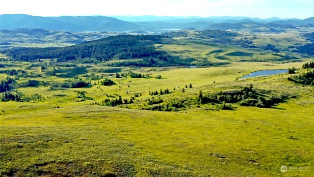 135 Lady Bug Road, Oroville, WA 98844