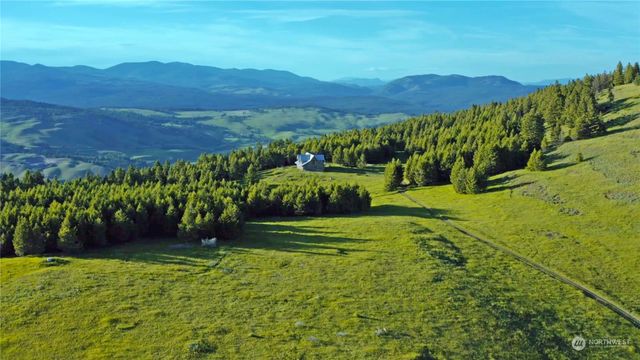 135 Lady Bug Road, Oroville, WA 98844