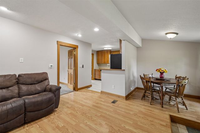 1129 Pleasant View Drive, Des Moines, IA 50315