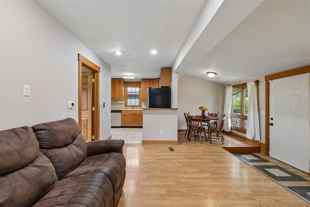 1129 Pleasant View Drive, Des Moines, IA 50315