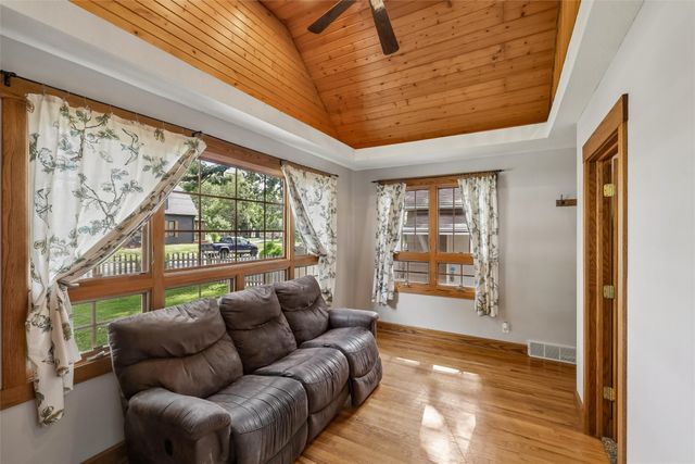 1129 Pleasant View Drive, Des Moines, IA 50315