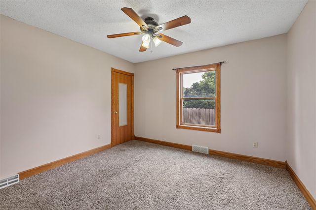 1129 Pleasant View Drive, Des Moines, IA 50315