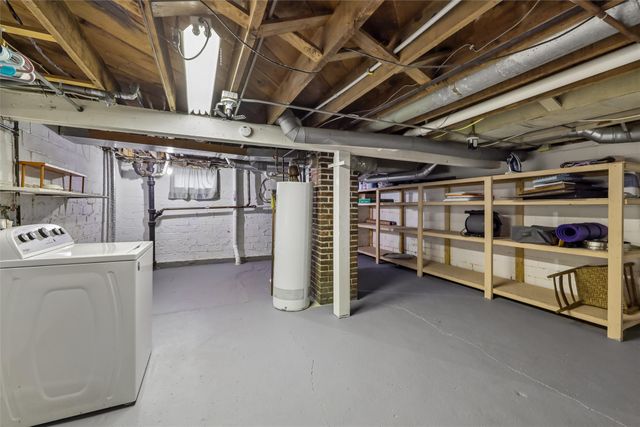 1129 Pleasant View Drive, Des Moines, IA 50315