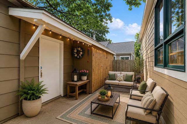 1129 Pleasant View Drive, Des Moines, IA 50315