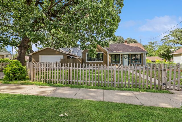 1129 Pleasant View Drive, Des Moines, IA 50315