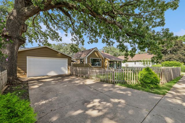 1129 Pleasant View Drive, Des Moines, IA 50315