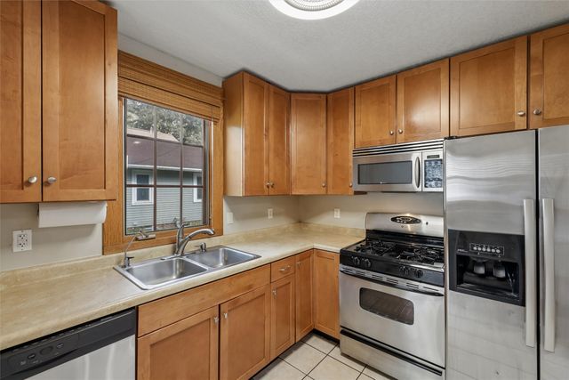 1129 Pleasant View Drive, Des Moines, IA 50315
