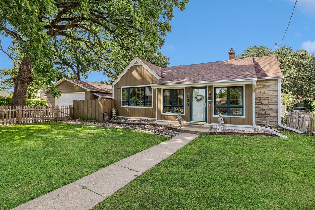 1129 Pleasant View Drive, Des Moines, IA 50315