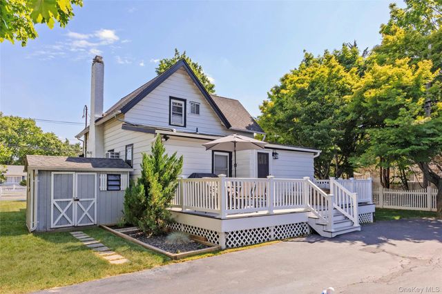 259 Woodlawn Avenue, Saint James, NY 11780