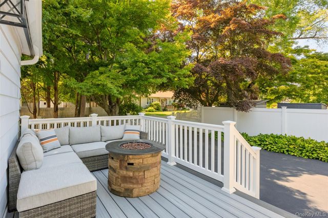 259 Woodlawn Avenue, Saint James, NY 11780