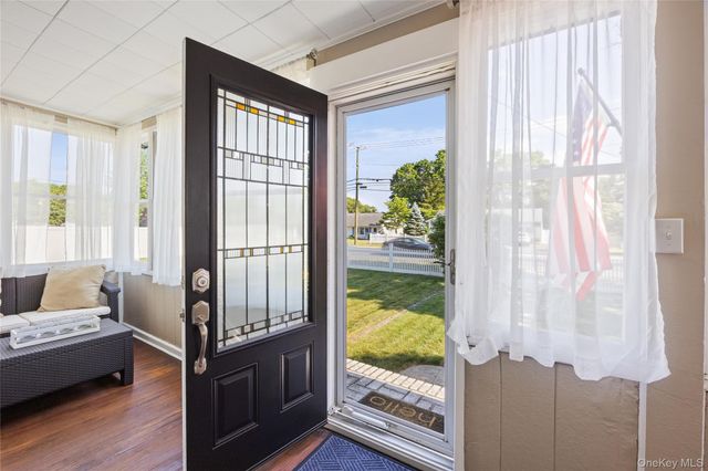 259 Woodlawn Avenue, Saint James, NY 11780