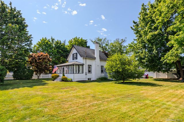 259 Woodlawn Avenue, Saint James, NY 11780
