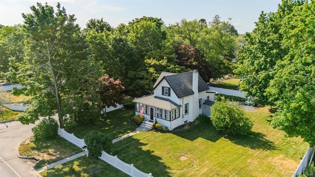 259 Woodlawn Avenue, Saint James, NY 11780