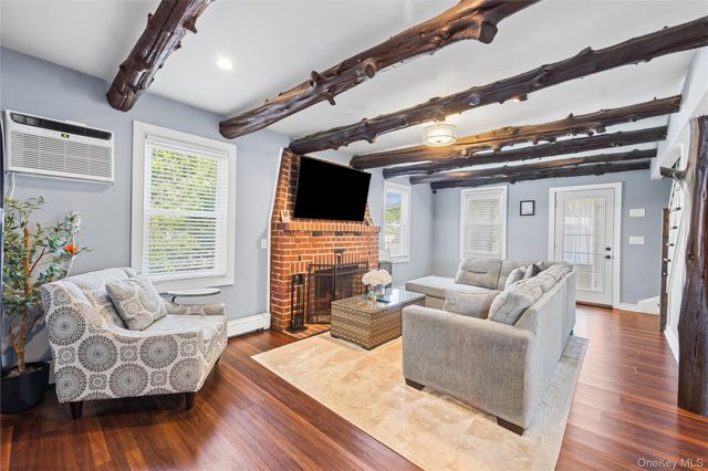 259 Woodlawn Avenue, Saint James, NY 11780