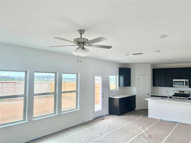 25620 Wheat Seed LN, Elgin, TX 78621