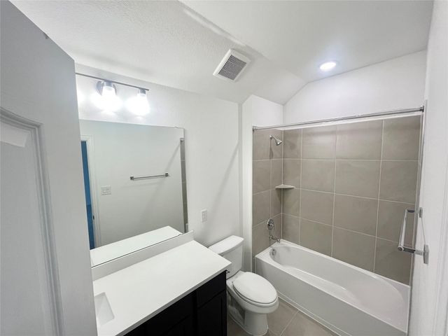 25620 Wheat Seed LN, Elgin, TX 78621