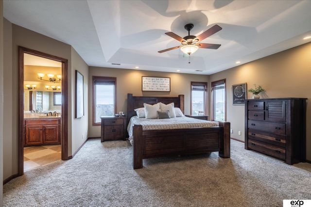 17606 Prestwick Avenue, Omaha, NE 68136