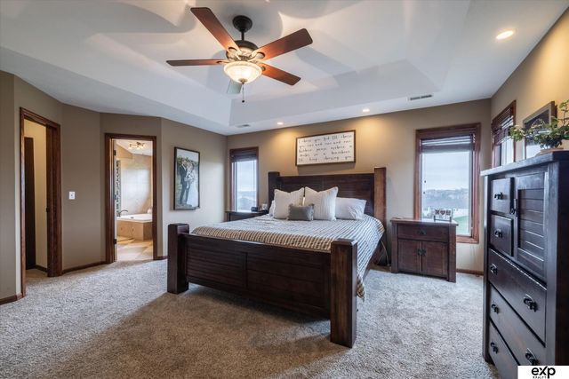 17606 Prestwick Avenue, Omaha, NE 68136