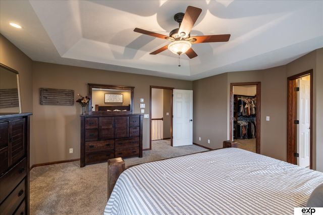 17606 Prestwick Avenue, Omaha, NE 68136