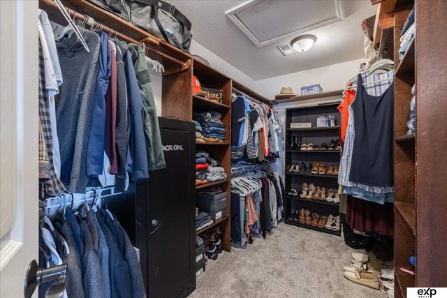 17606 Prestwick Avenue, Omaha, NE 68136