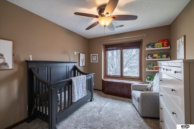 17606 Prestwick Avenue, Omaha, NE 68136