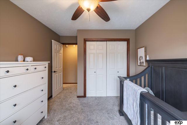 17606 Prestwick Avenue, Omaha, NE 68136