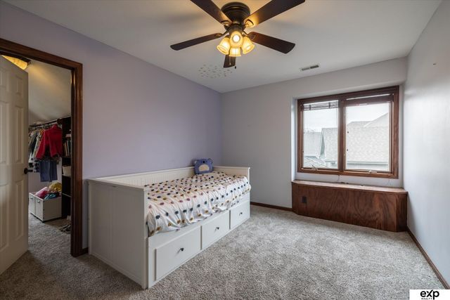 17606 Prestwick Avenue, Omaha, NE 68136