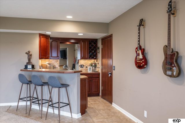 17606 Prestwick Avenue, Omaha, NE 68136