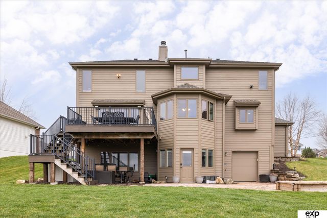 17606 Prestwick Avenue, Omaha, NE 68136