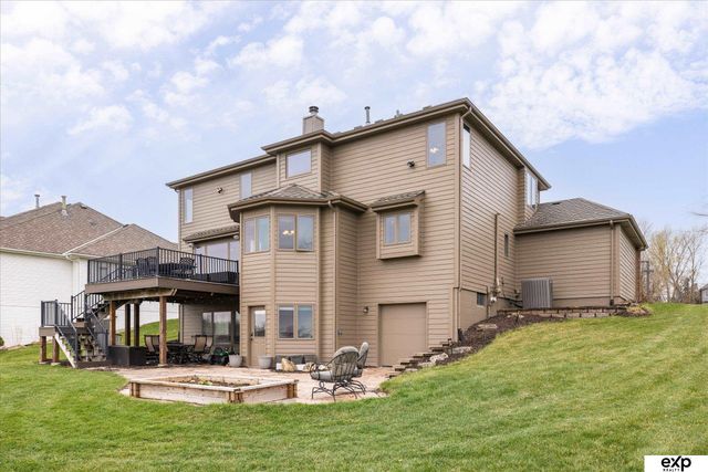 17606 Prestwick Avenue, Omaha, NE 68136