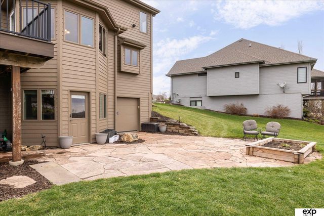 17606 Prestwick Avenue, Omaha, NE 68136