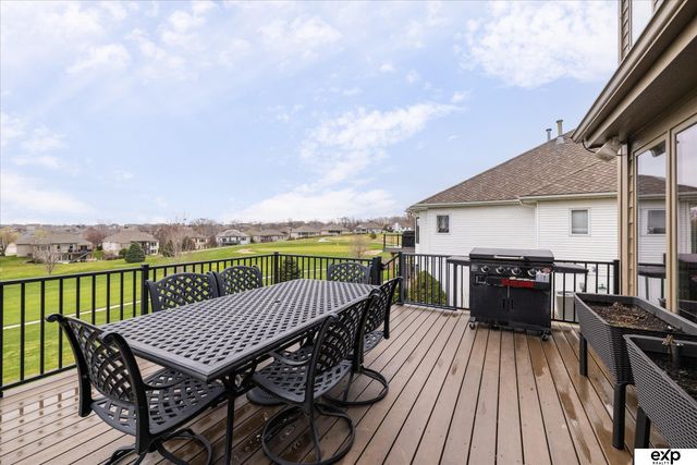 17606 Prestwick Avenue, Omaha, NE 68136