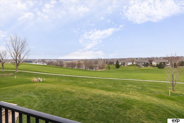 17606 Prestwick Avenue, Omaha, NE 68136