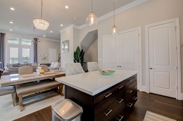 9664 Knight Road, Houston, TX 77045