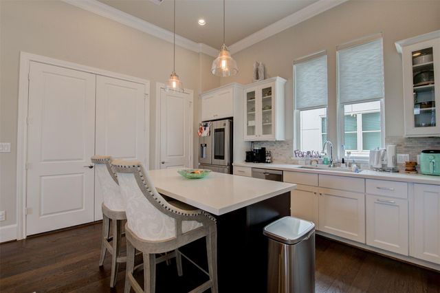 9664 Knight Road, Houston, TX 77045