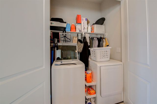 9664 Knight Road, Houston, TX 77045