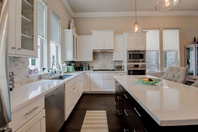 9664 Knight Road, Houston, TX 77045
