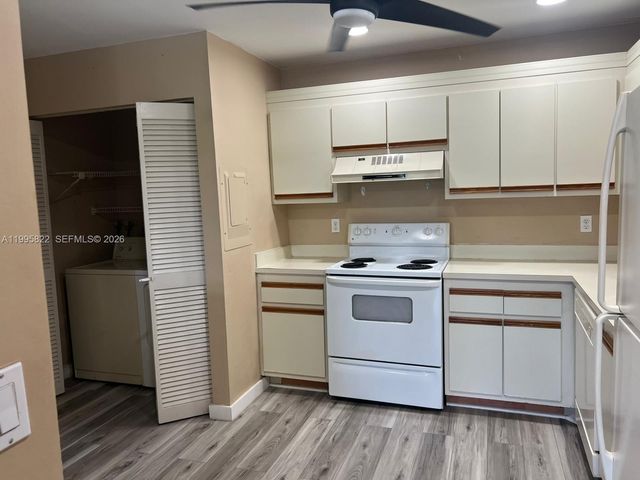 3655 NW 94th Avenue 8H, Sunrise, FL 33351