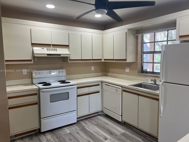 3655 NW 94th Avenue 8H, Sunrise, FL 33351