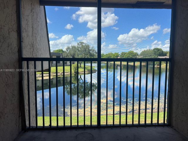 3655 NW 94th Avenue 8H, Sunrise, FL 33351