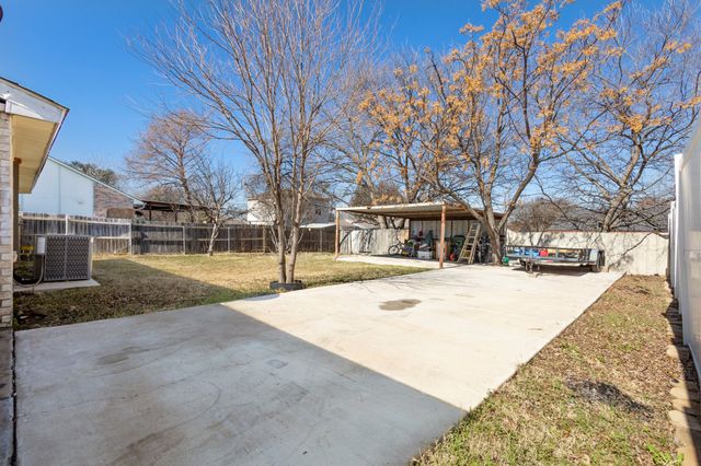 2111 Pennington Drive, Arlington, TX 76014