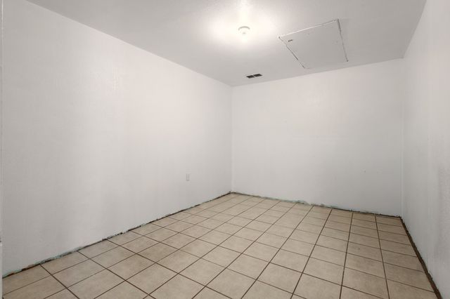 2111 Pennington Drive, Arlington, TX 76014