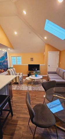 10014 199th Street, Hollis, NY 11423