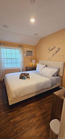 10014 199th Street, Hollis, NY 11423