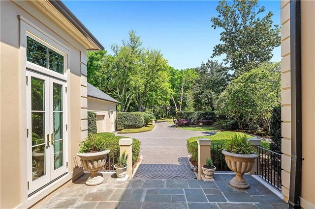 437 Village Drive, Daphne, AL 36526